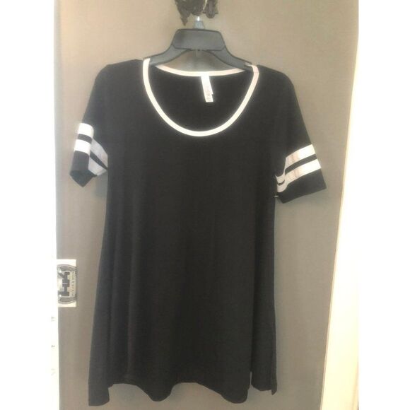 LuLaRoe Tops - LuLaRoe size xxs Black ringer t shirt